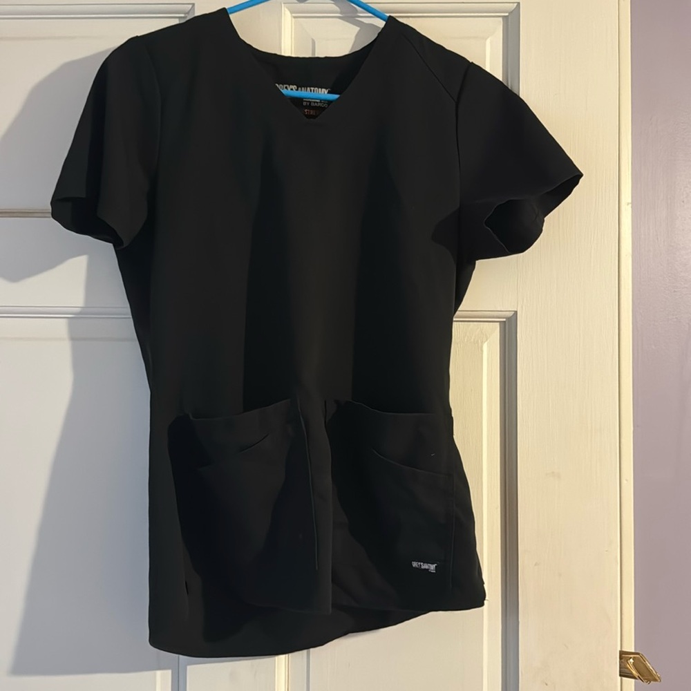 Greys anatomy two pocket black scrub top